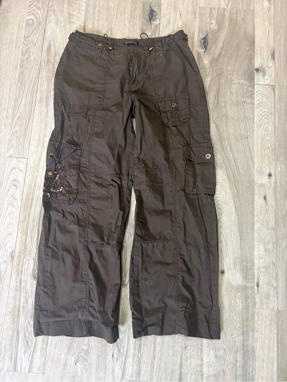 Y2K women’s Cargo Utility Pants in Dark Brown
